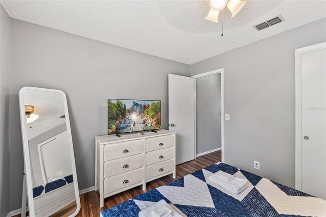 Building Photo - 7694 Indian Ridge Trail S