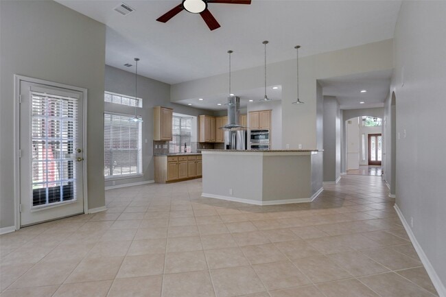 Building Photo - 14019 Lake Trail Dr