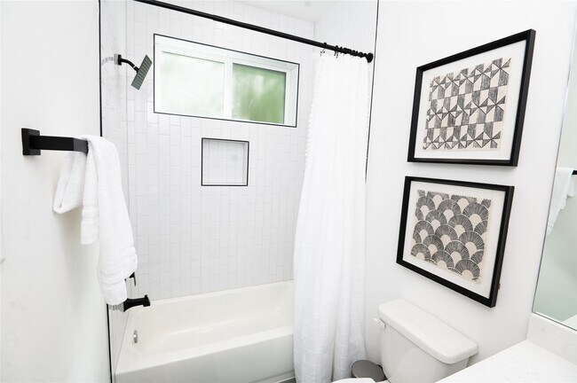 Building Photo - 3486 Luca St