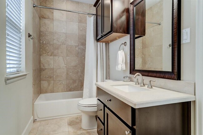 Building Photo - 5805 Larkin St