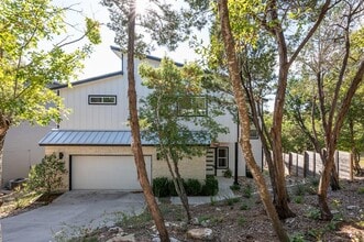 Building Photo - 2650 Crazyhorse Pass
