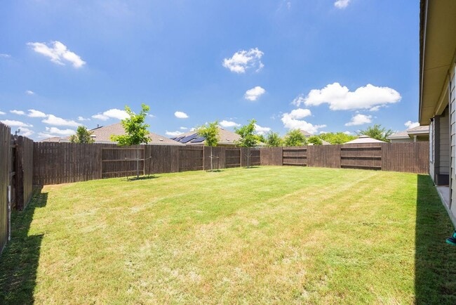 Building Photo - 1009 Raceland Rd