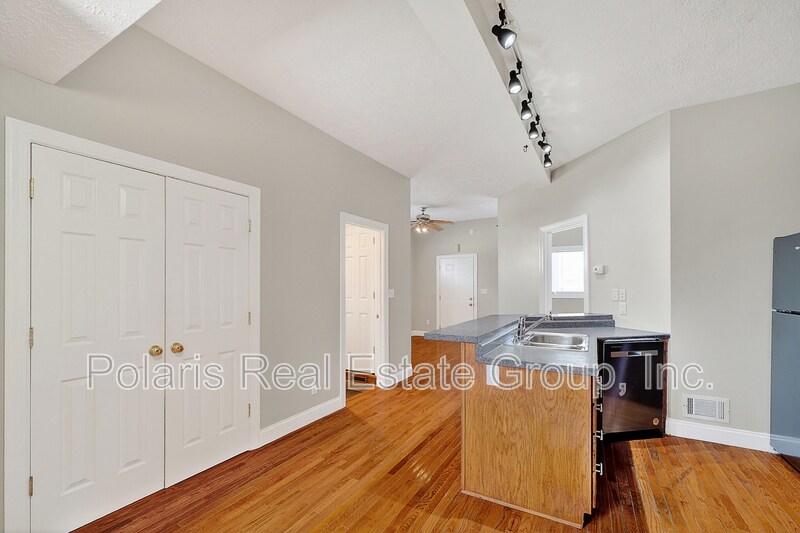 Building Photo - 145 E 14th St