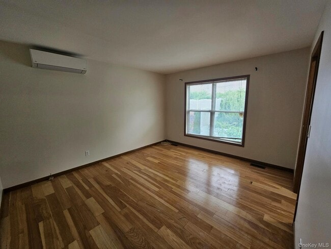 Building Photo - 49 Beechwood Ave