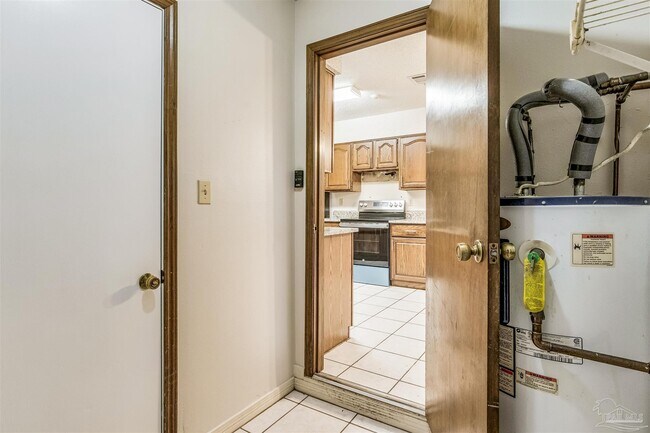 Building Photo - 6327 Heart Pine Dr