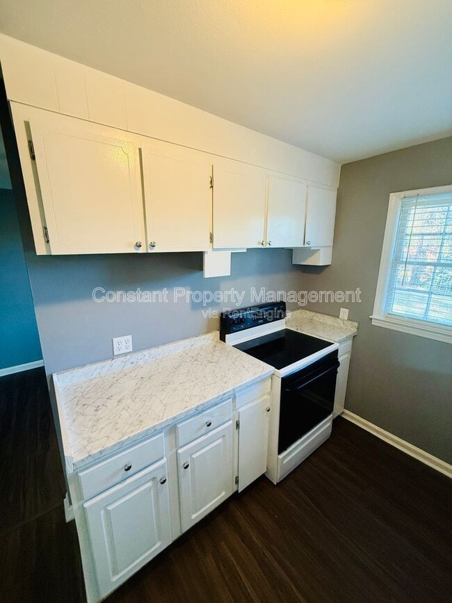 Building Photo - 225 Woodland Trail