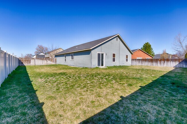 Building Photo - 1052 N Star Bright Ln