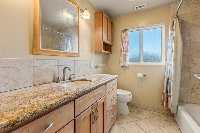 Building Photo - 9351 La Suvida Dr