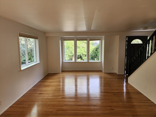Building Photo - 4227 212th Ave NE