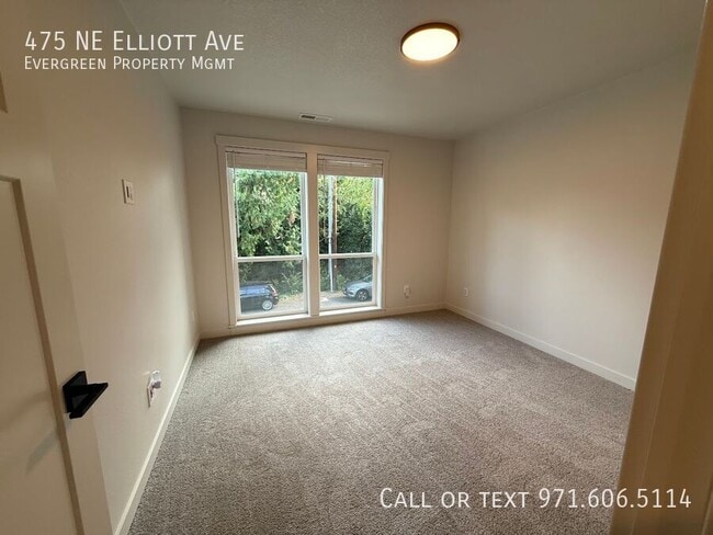 Building Photo - 475 NE Elliott Ave