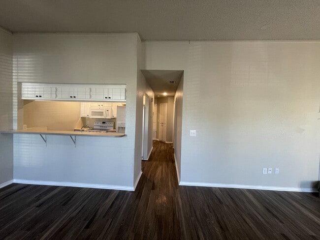 Building Photo - 2-Bedroom Home with 2-Car Garage
