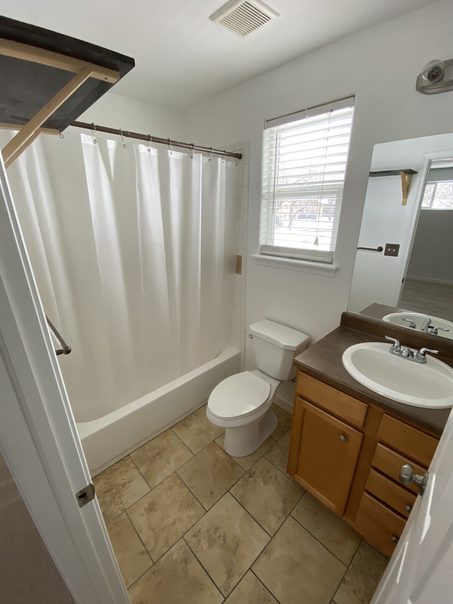 Upstairs Bathroom - 2905 W Platte Ave