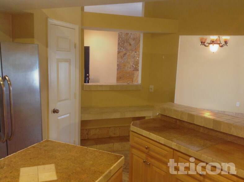 Building Photo - 2212 Misty Ridge Ln