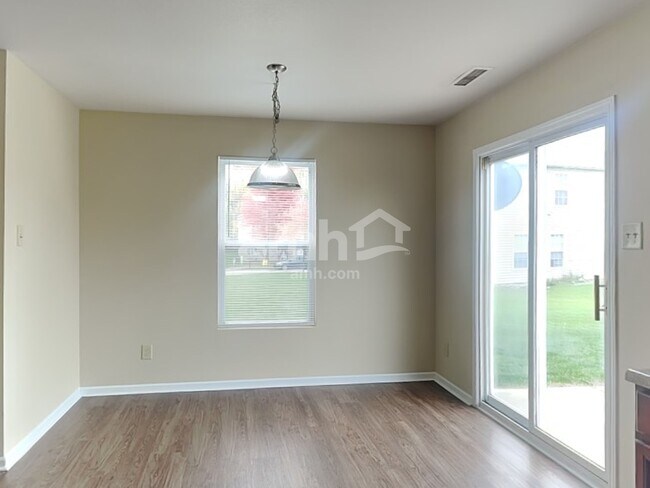 Building Photo - 467 Sedgewick Dr