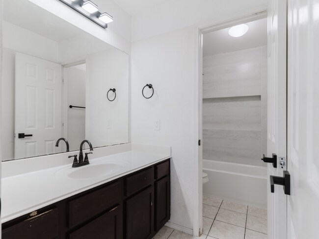 Building Photo - 1606 Willow Way