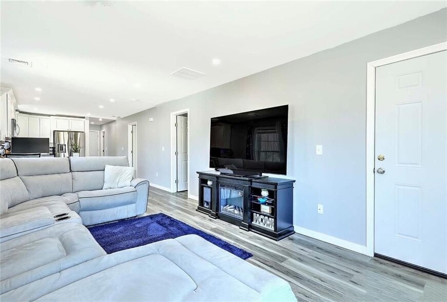 Building Photo - 119 Bowdoin St