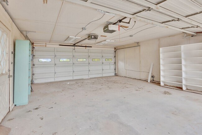 Building Photo - 1405 E County Rd 130