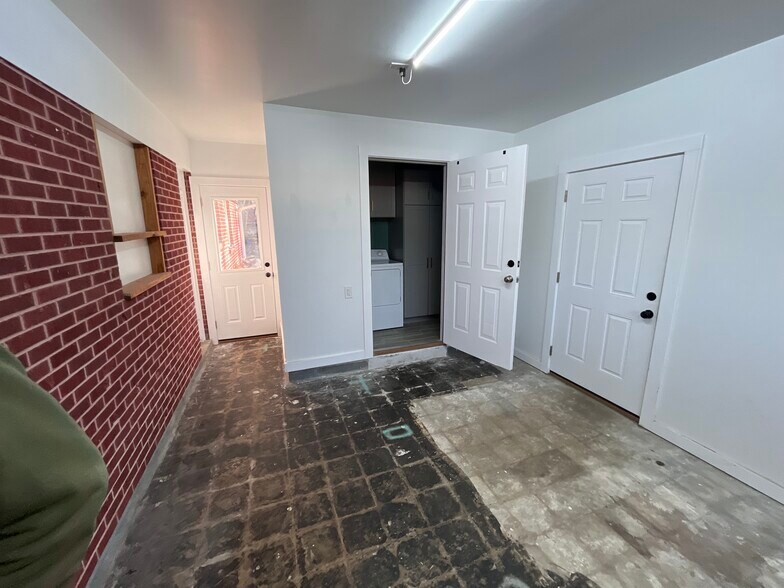 Building Photo - 100 Pecan Park Dr