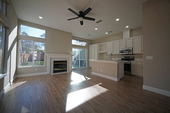 Building Photo - 6624 Di Lusso Dr