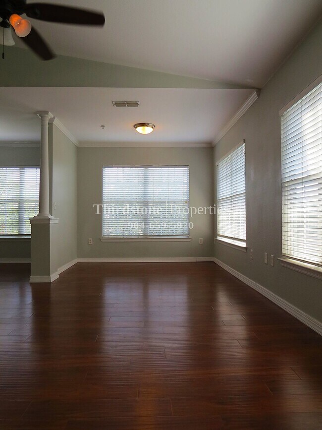 Building Photo - 7800 Point Meadows Dr