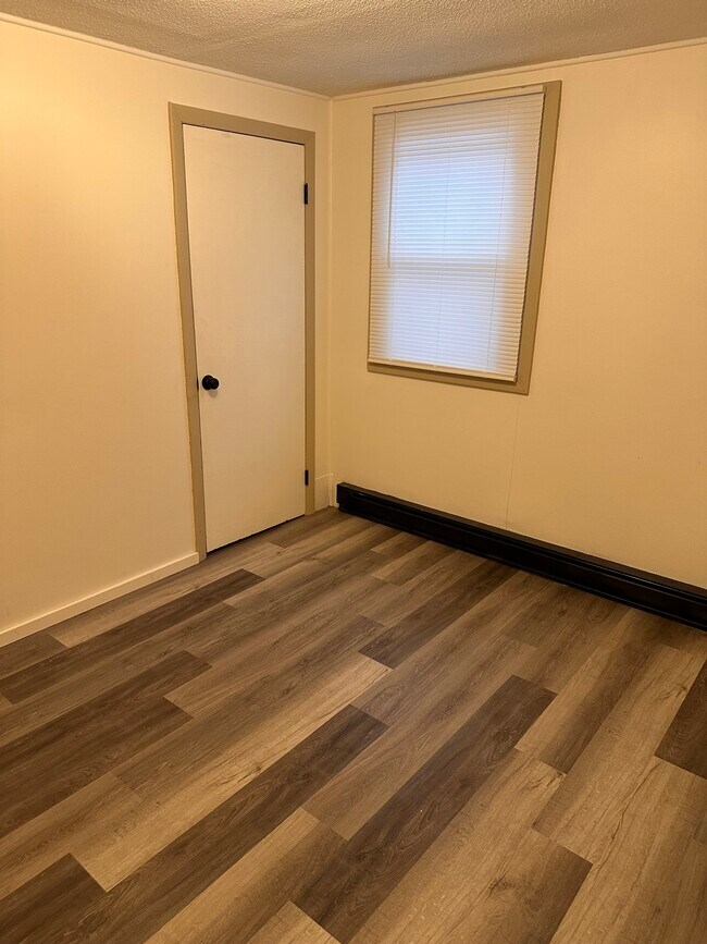 Building Photo - 296 Turners Falls Rd