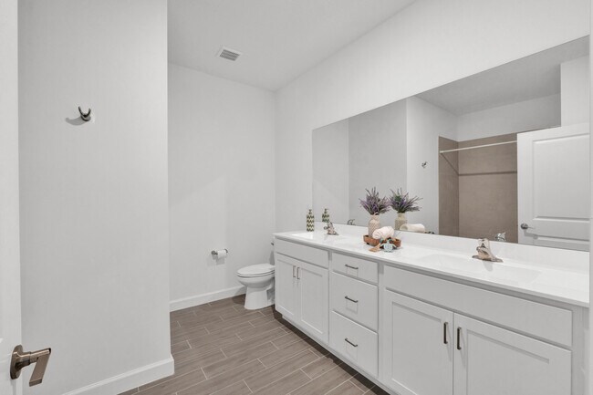 Building Photo - 4989 Navali Dr
