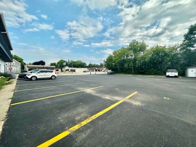 Building Photo - 503 S Main St