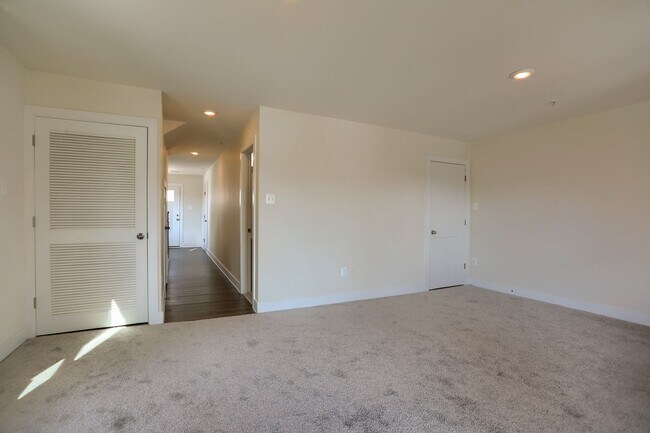 Building Photo - 1 Taube Ct