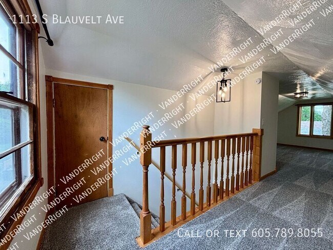 Building Photo - 1113 S Blauvelt Ave