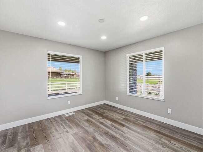 Building Photo - RES_O VAN DER WATT_14512