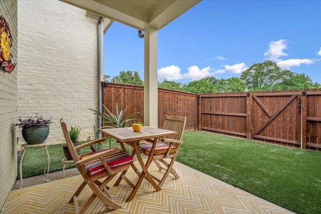 Building Photo - 2020 Elzey Ave