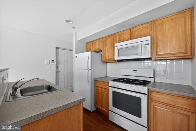 Building Photo - 1521 N 15th St