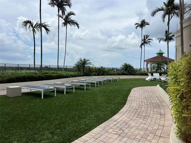 Building Photo - 610 W Las Olas Blvd