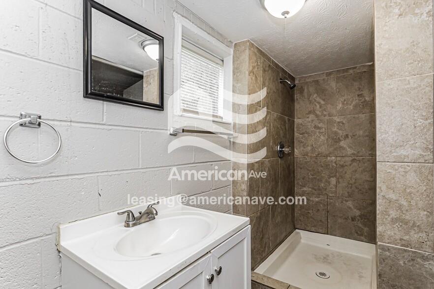 Building Photo - 4121 Calhoun Dr