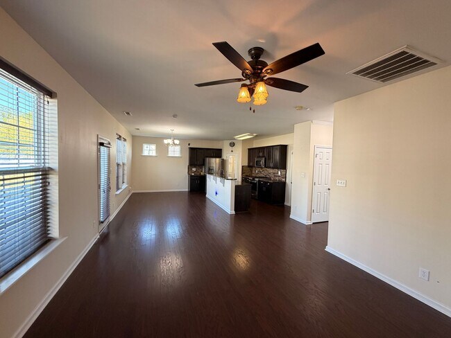 Building Photo - 42 Kilverstone Way