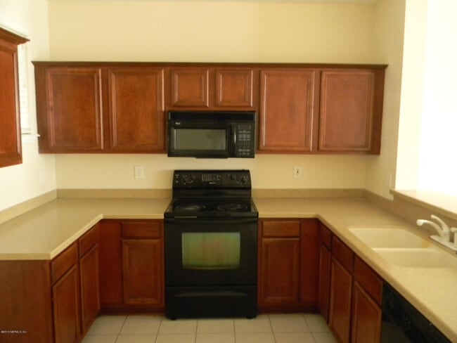 Building Photo - 2370 Sunset Bluff Dr