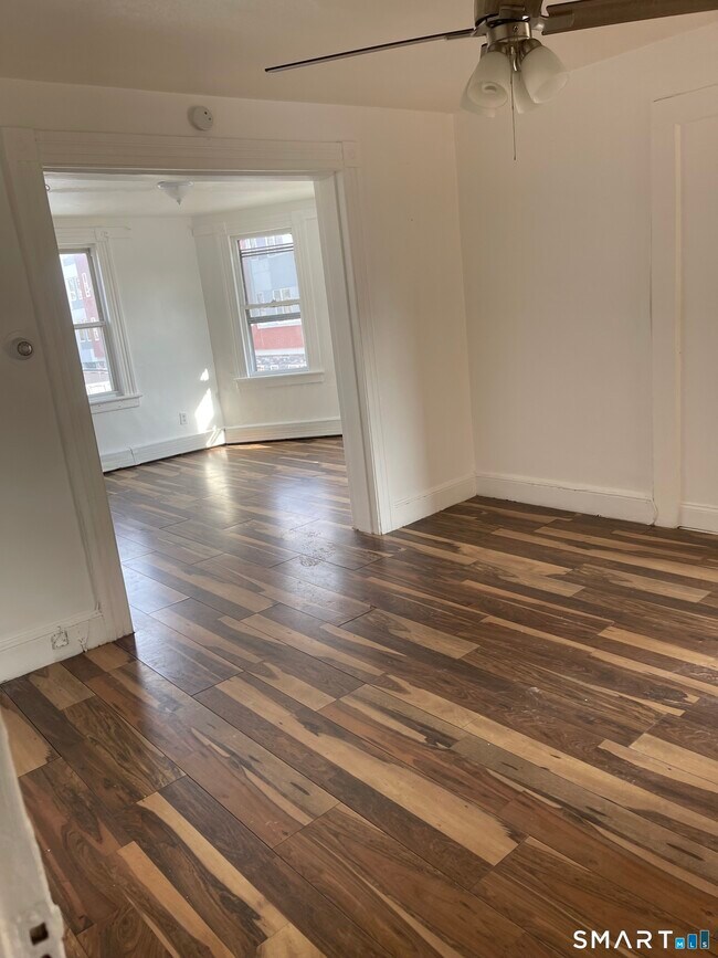 Building Photo - 85 Franklin St