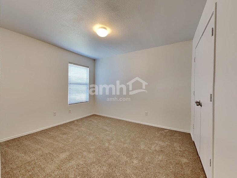 Building Photo - 1966 Courtside Dr