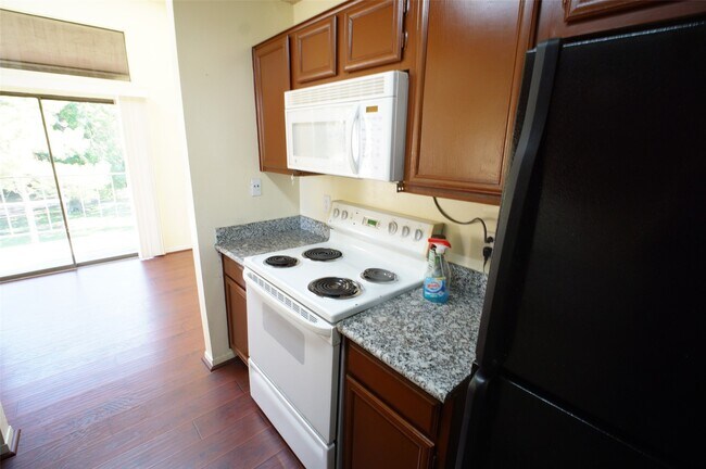 Building Photo - 8587 Sands Point Dr