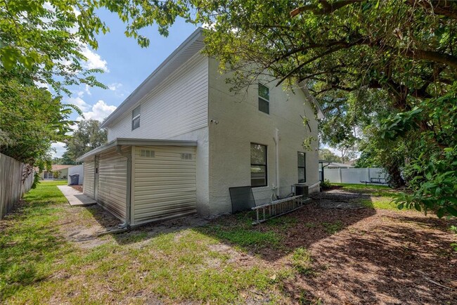 Building Photo - 15722 GardenSide Ln