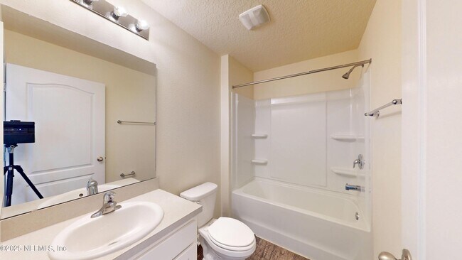 Building Photo - 8118 Meadow Walk Ln