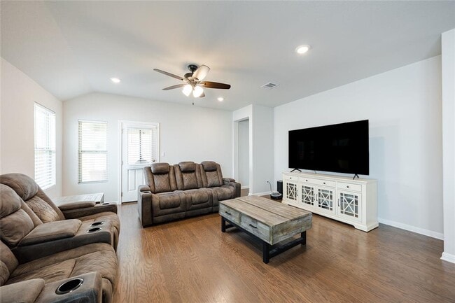 Building Photo - 2021 Cartway Ct