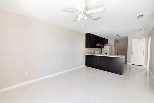 Building Photo - 315 Dorel Dr
