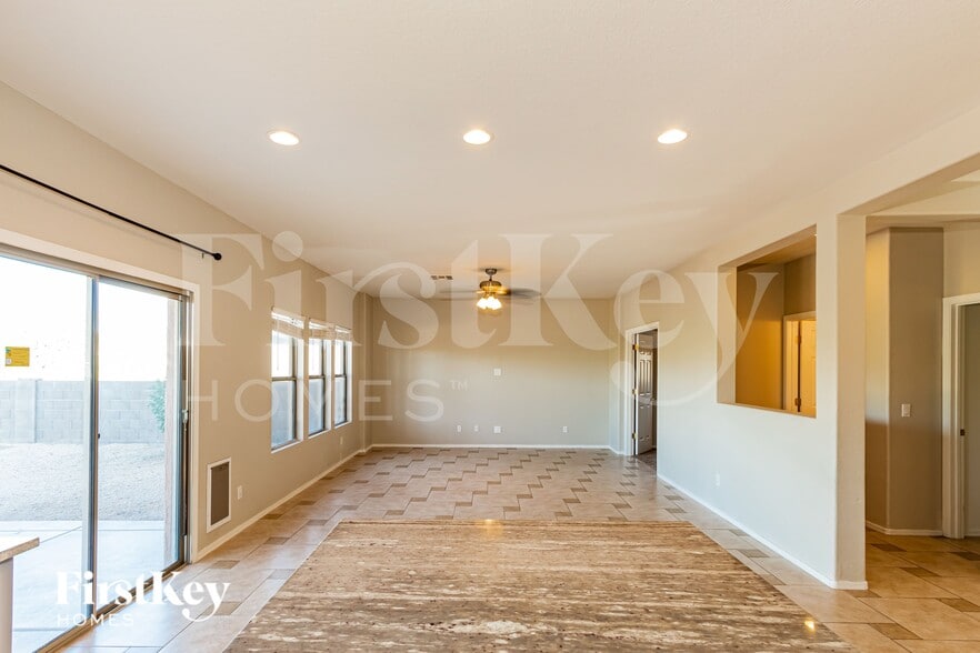 Building Photo - 12949 N Desert Olive Dr