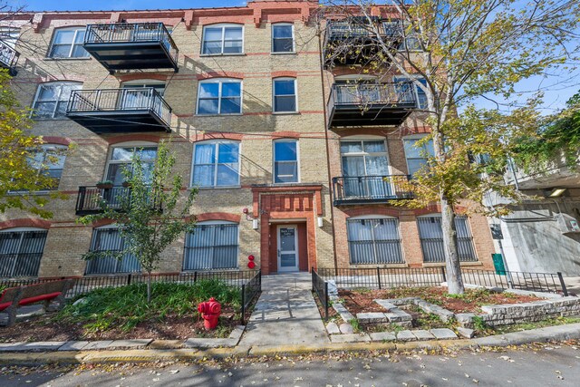 Building Photo - 1740 N Maplewood Ave