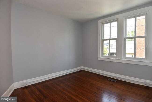 Building Photo - 518 N Patrick St