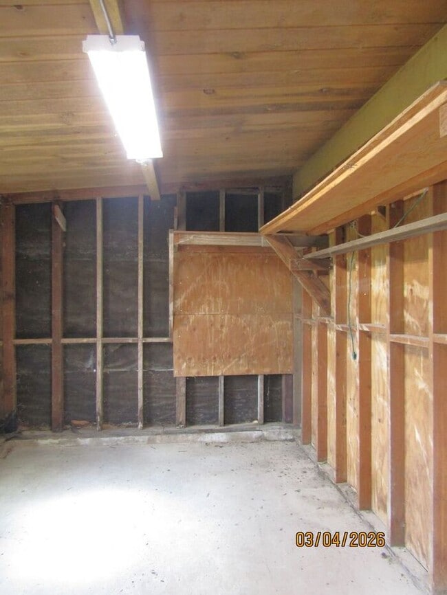 Building Photo - Charming One Bed, One Bath Country Home in Sebastopol-$1,795 per month!