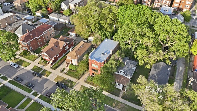 Building Photo - 7435 S Euclid Ave
