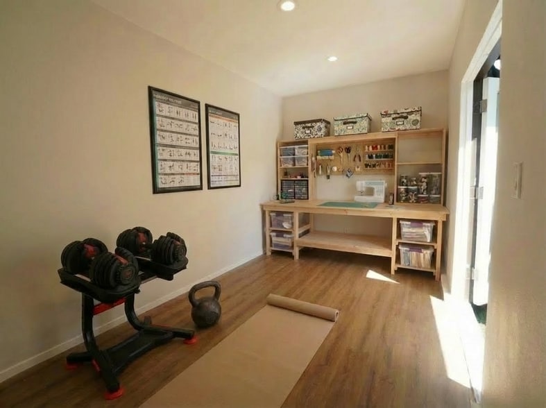 Building Photo - 6053 Selma Ave