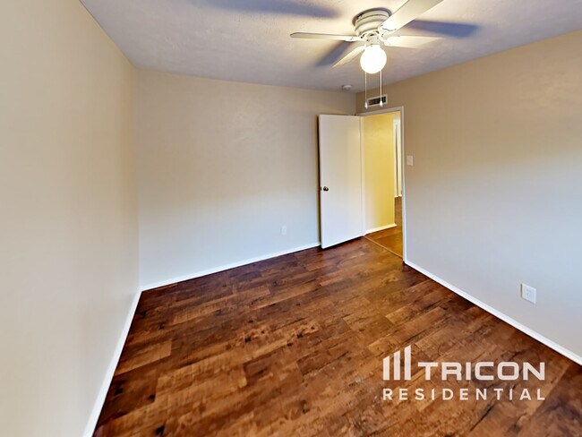 Building Photo - 7125 Hardwood Trail